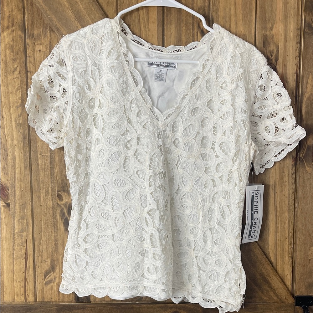 SOPHIE CHANG STUDIO Cream Lace Blouse. M
